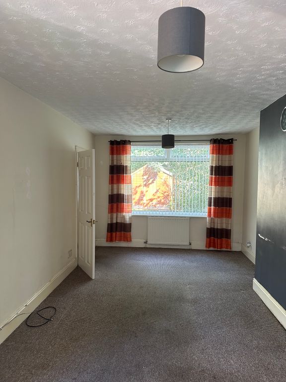 Property photo 3 of 27