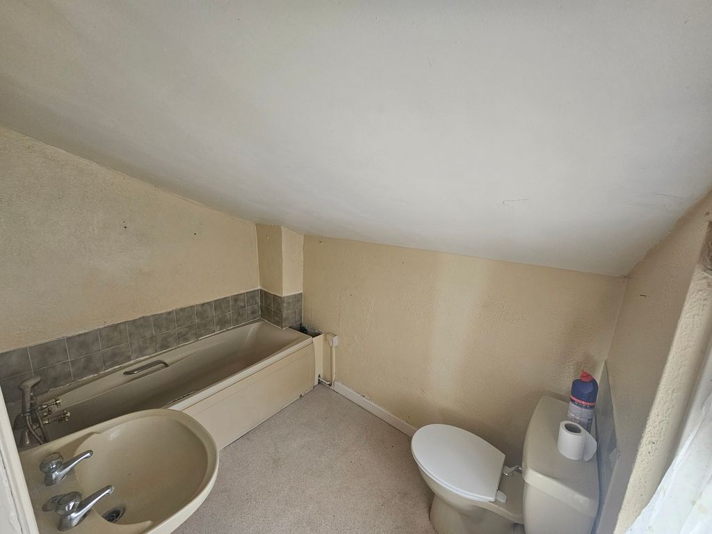 Property photo 3 of 3