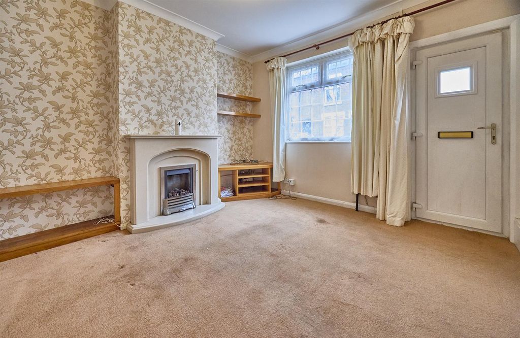 Property photo 3 of 8 Lounge To Front