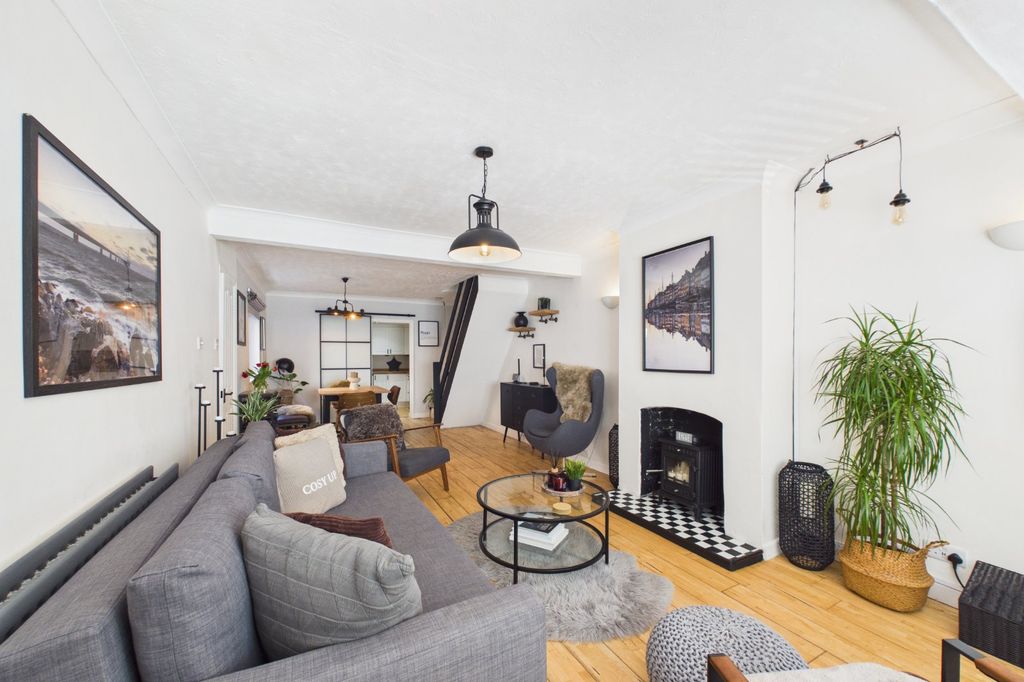 Property photo 2 of 17 Picture No. 41