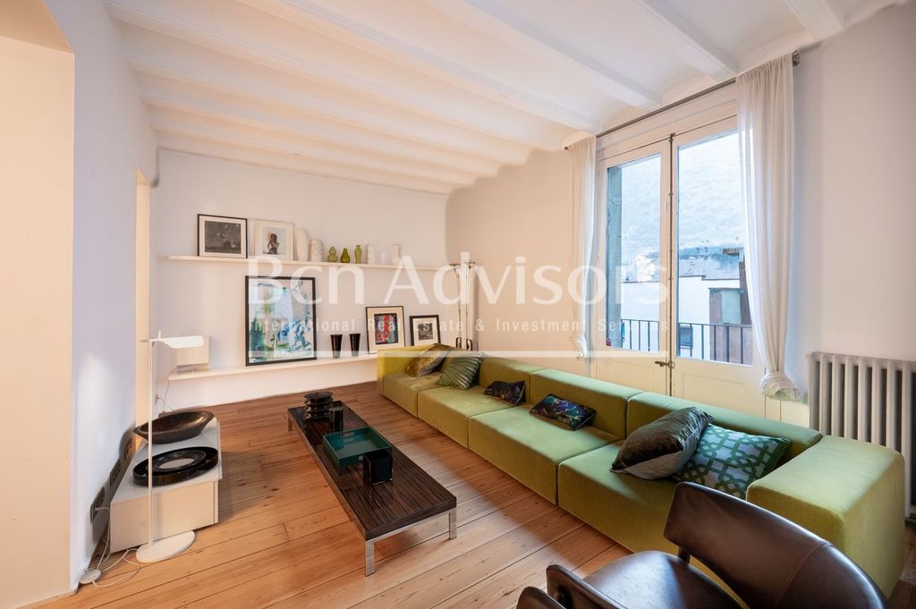 Property photo 1 of 25 Fantastic Designer Flat In A Historic Building In El Born