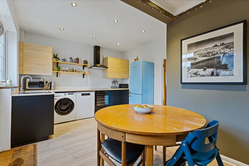 Property photo 1 of 25