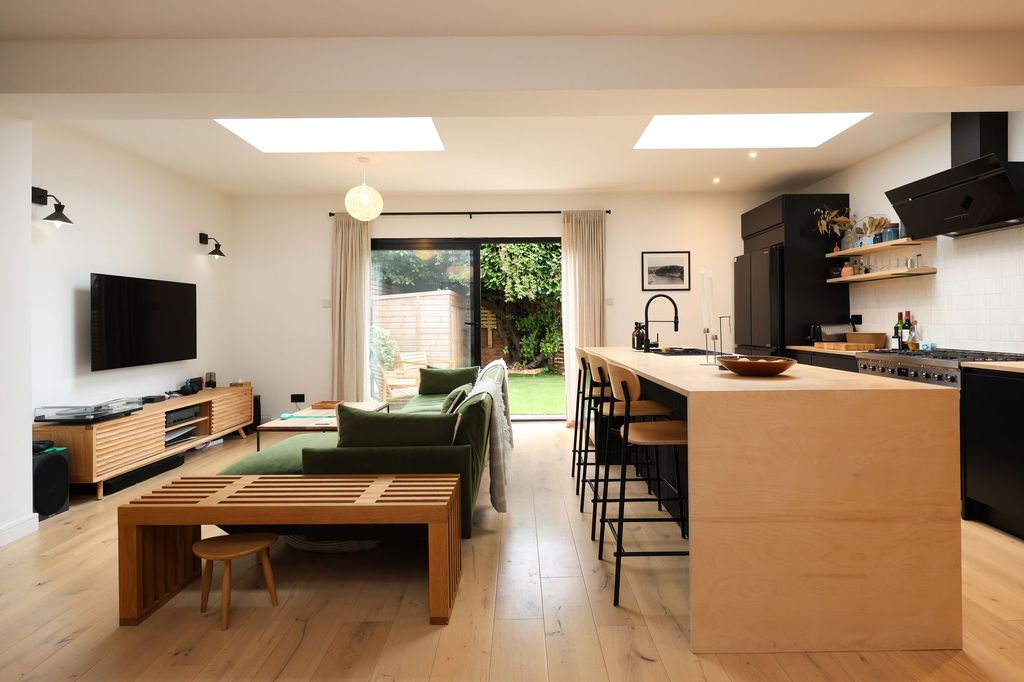 Property photo 1 of 20