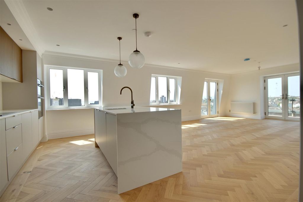 Property photo 2 of 20 C1E34698-Ca08-4745-A559-6Edba9544Bc0_1_201_A.Jpeg