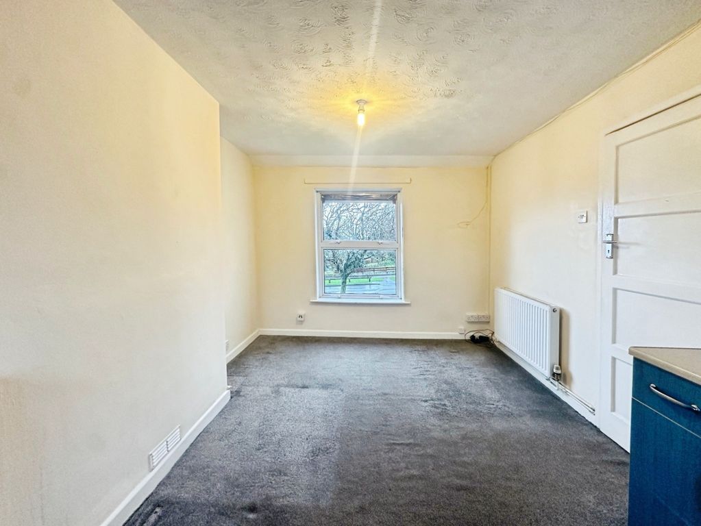 Property photo 2 of 18 4865211