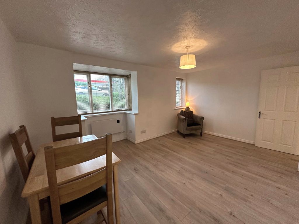 Property photo 3 of 11 Picture 3