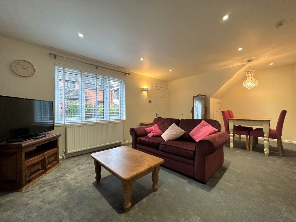 Property photo 3 of 8 Picture No. 11