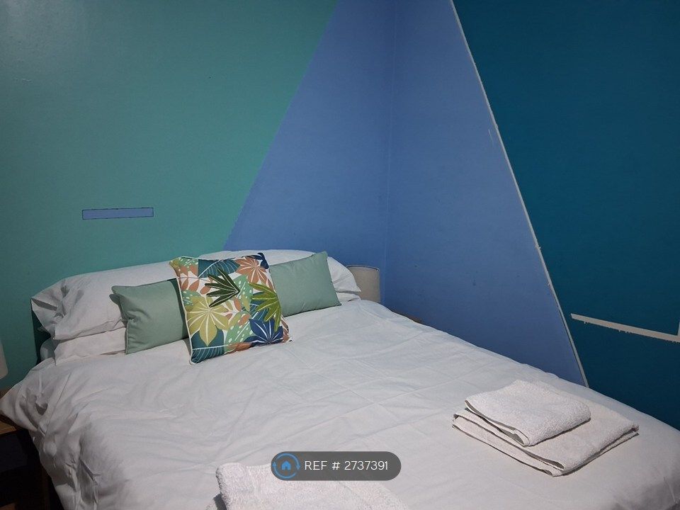 Property photo 1 of 28