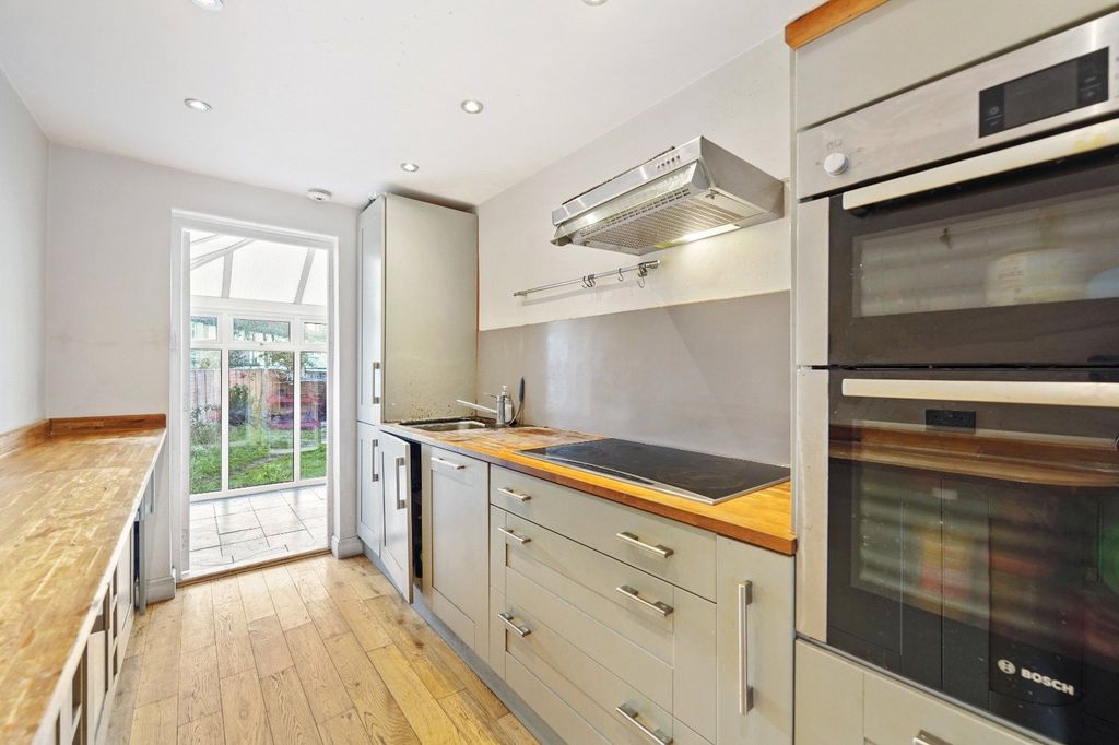 Property photo 2 of 17 Kitchen