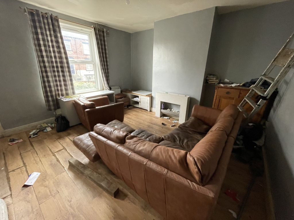Property photo 3 of 11