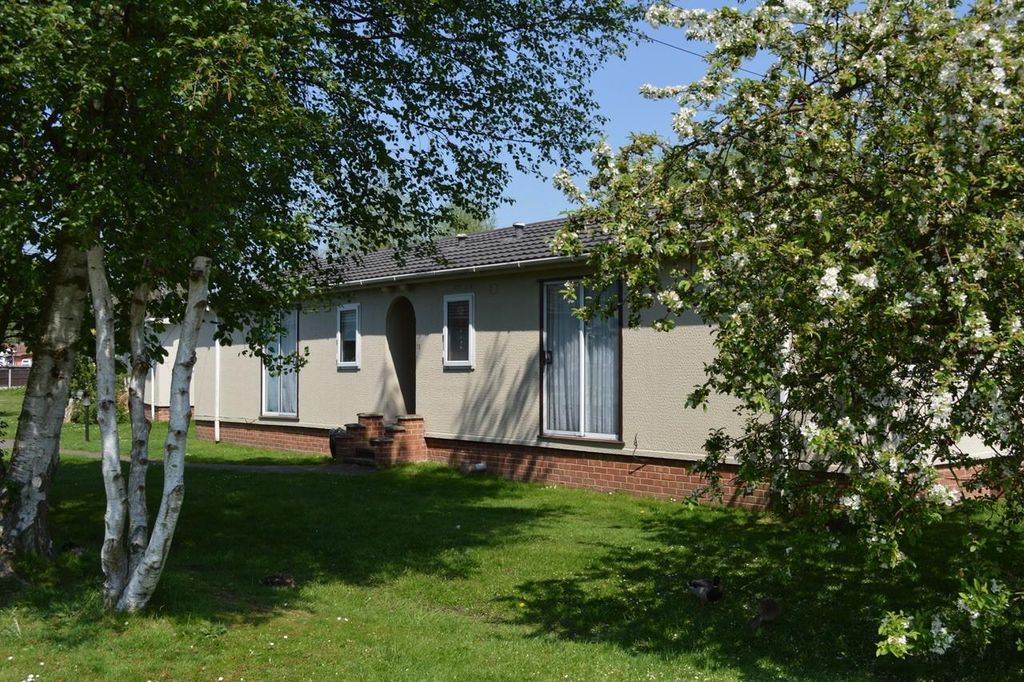 Property photo 2 of 4 Moor Farm Park Home.Jpg
