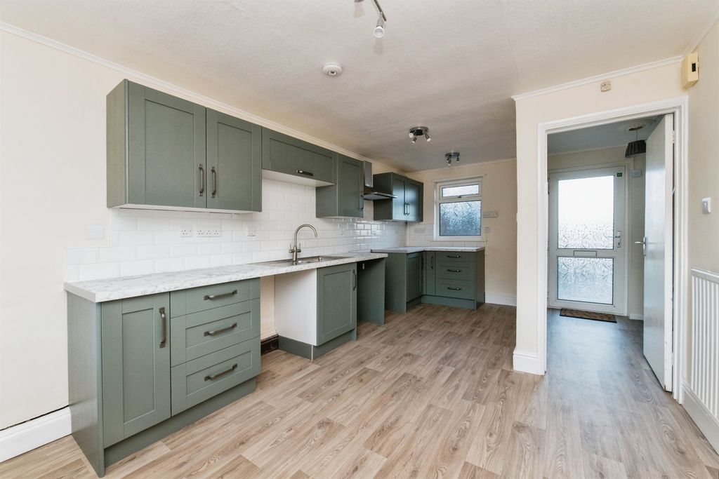 Property photo 2 of 16