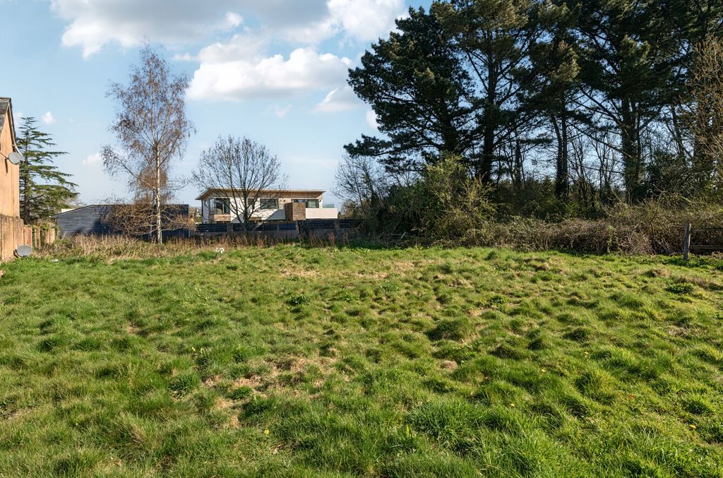Property photo 2 of 12