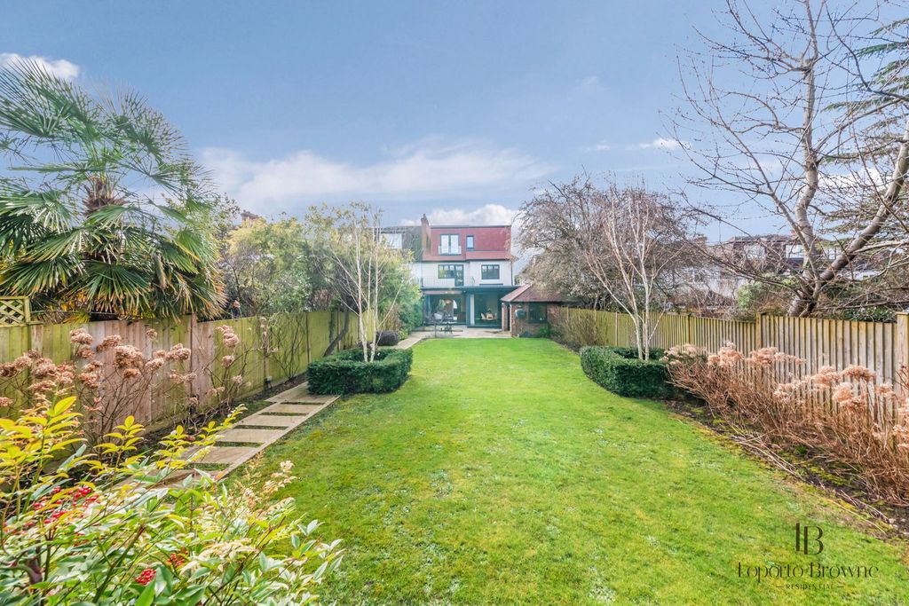 Property photo 1 of 44