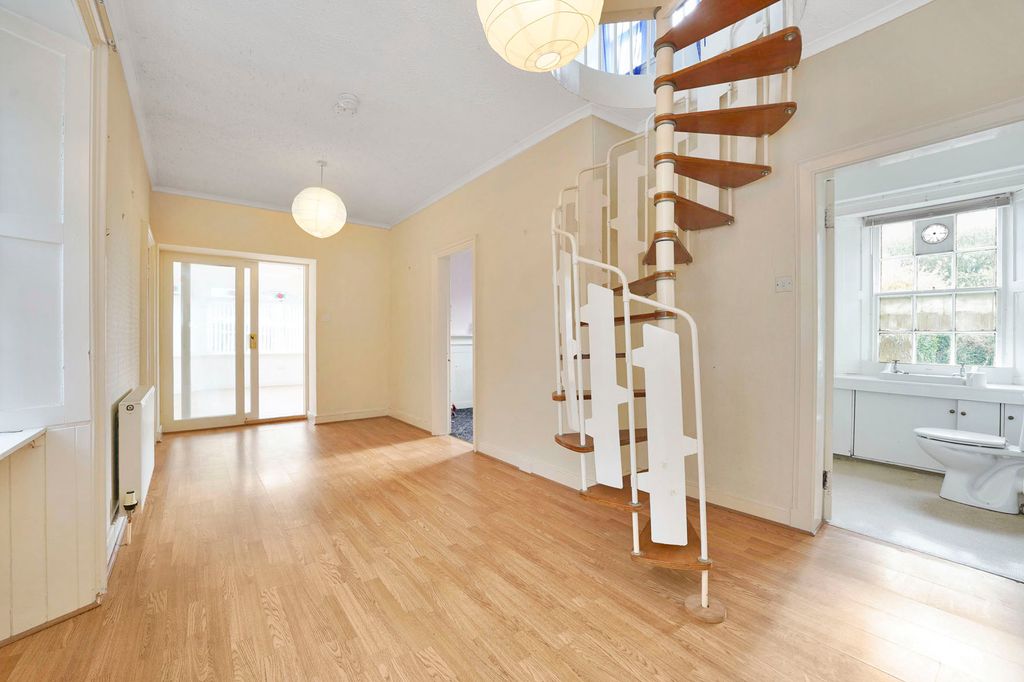 Property photo 2 of 16 Property Image 2