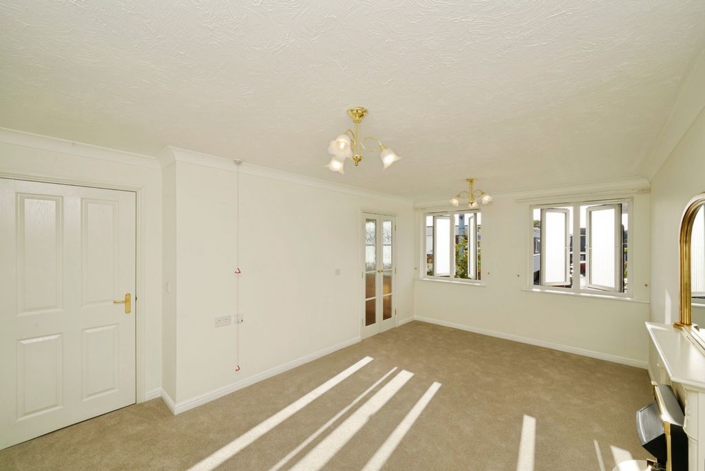 Property photo 2 of 10 Living Room