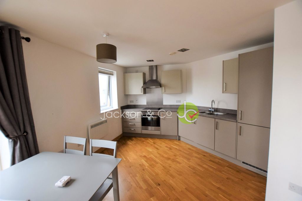 Property photo 1 of 6