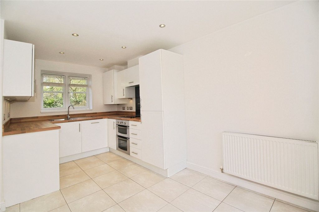 Property photo 3 of 16 Kitchen/Diner