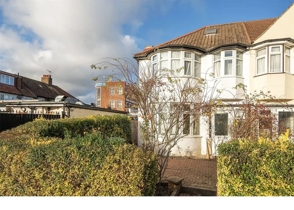 Property photo 3 of 13