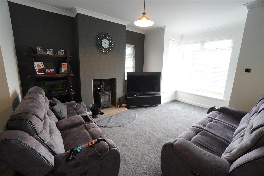 Property photo 3 of 26