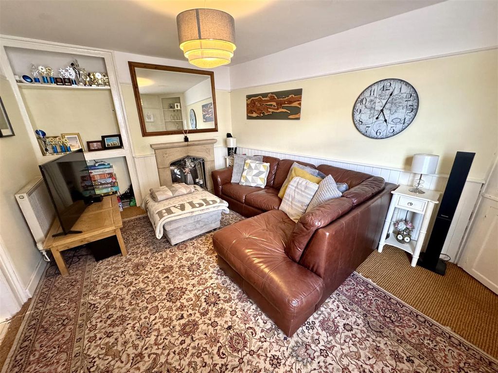 Property photo 2 of 24