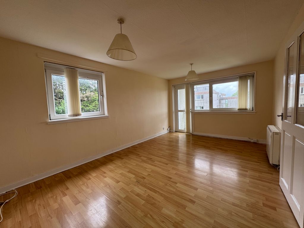 Property photo 2 of 7 Lounge