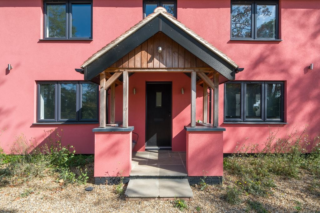 Property photo 3 of 26 1440Px_Long Acre - 8
