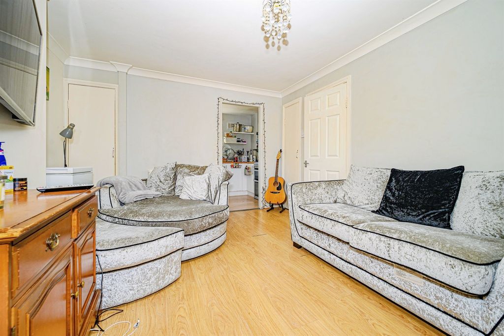 Property photo 3 of 17