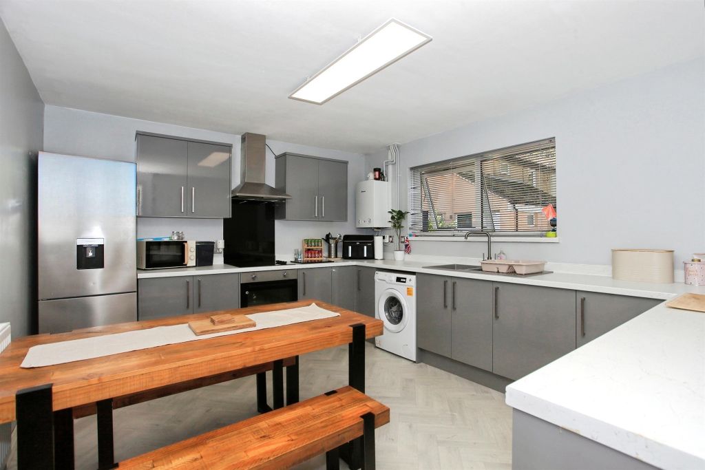 Property photo 1 of 23 Kitchen/Diner