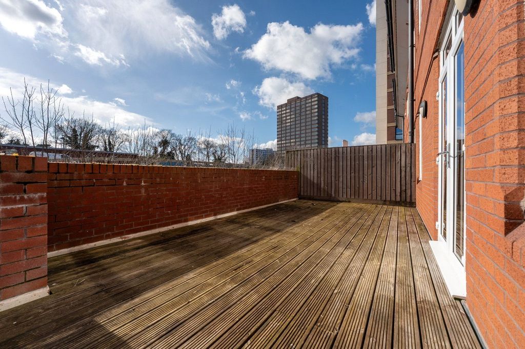 Property photo 1 of 17 Picture No. 09