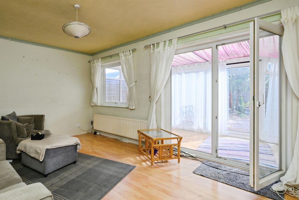 Property photo 3 of 8