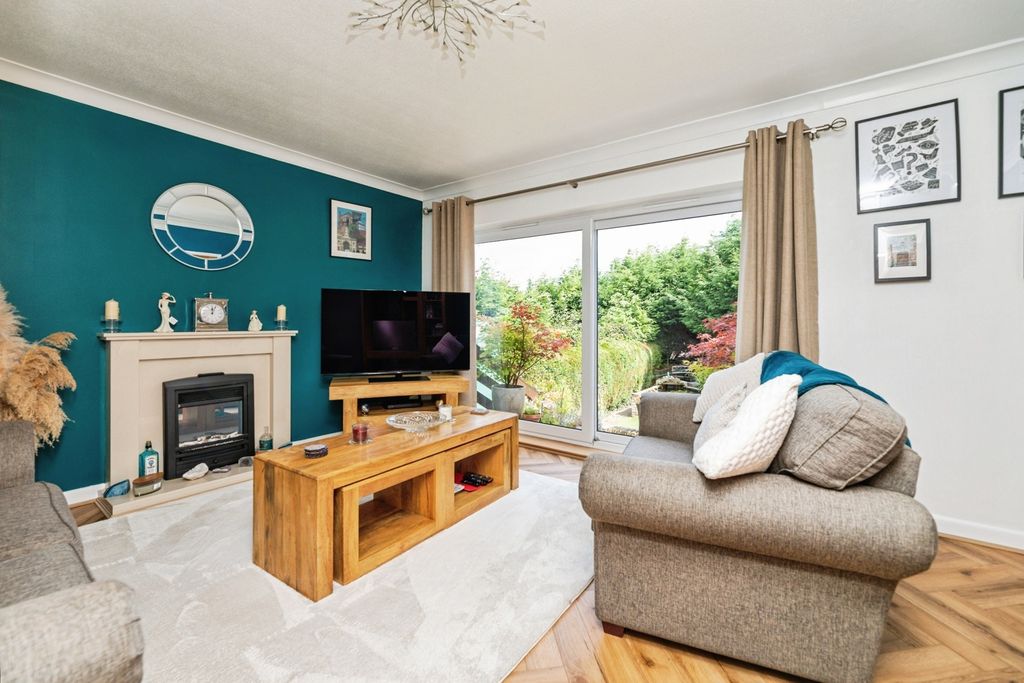 Property photo 2 of 17 Photo