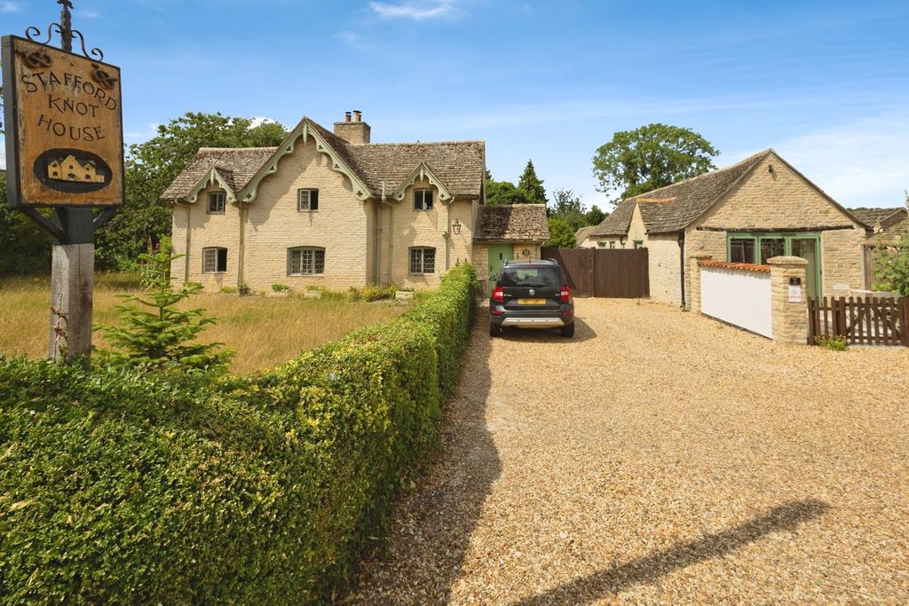Property photo 1 of 33