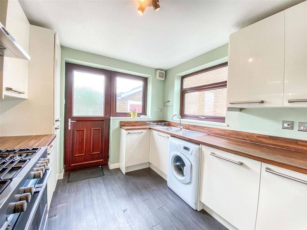 Property photo 3 of 14 Kitchen