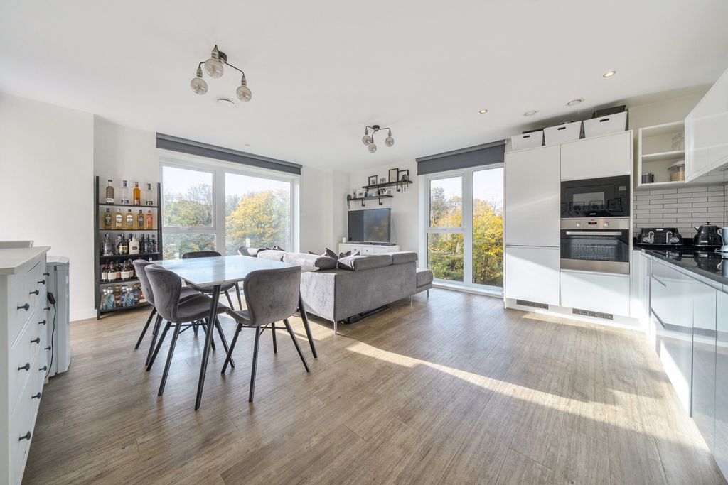 Property photo 2 of 20 Kitchen