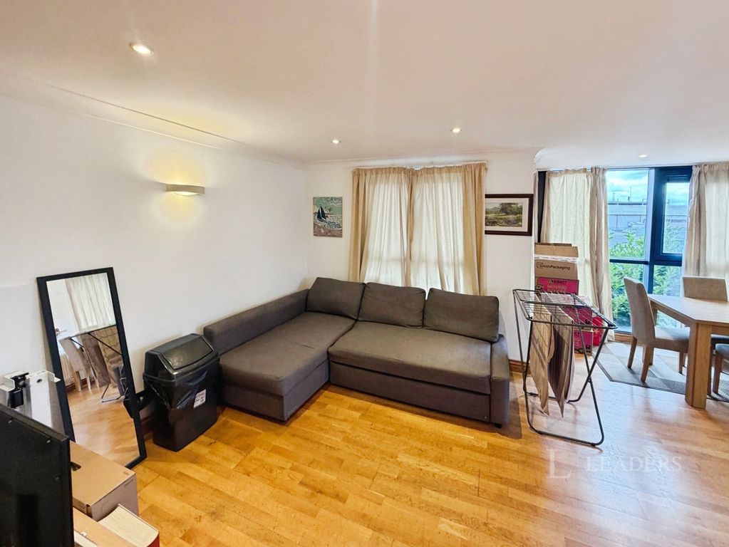 Property photo 3 of 18 Pbox-Img.Jpg
