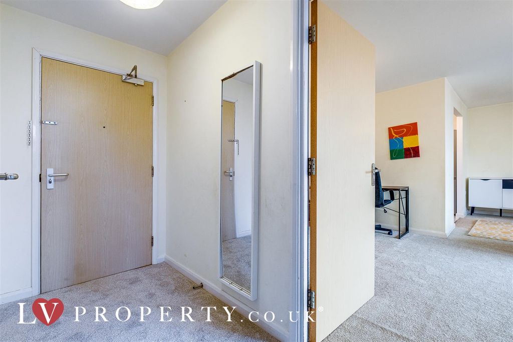 Property photo 3 of 19 Full Size Logo-18 (3