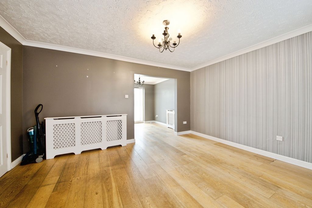 Property photo 3 of 19 Pbox-Img.Jpg