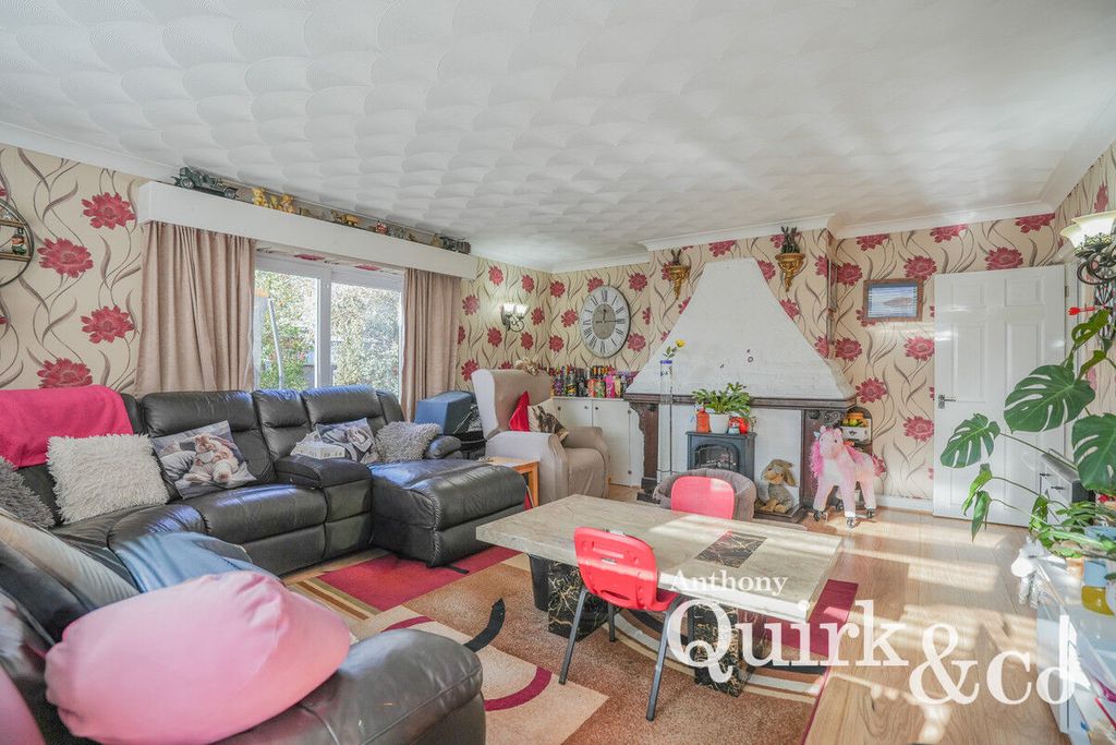 Property photo 3 of 15