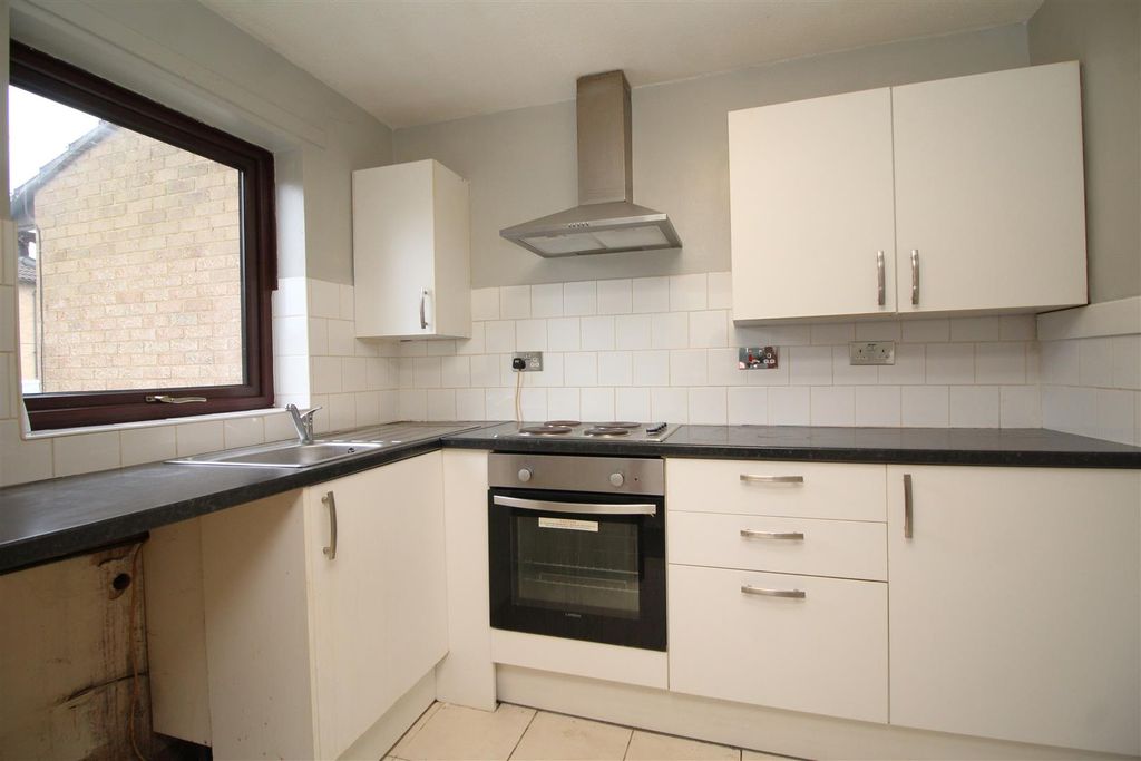 Property photo 2 of 12 Kitchen .Jpg