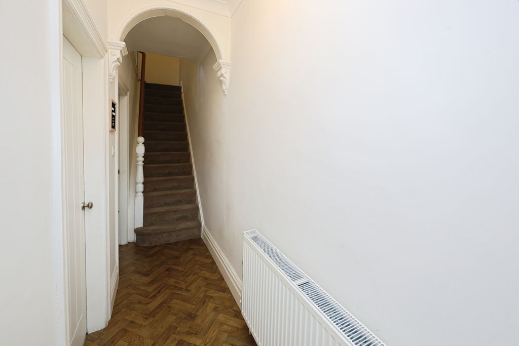 Property photo 2 of 14 Pbox-Unknown-320430.Jpg