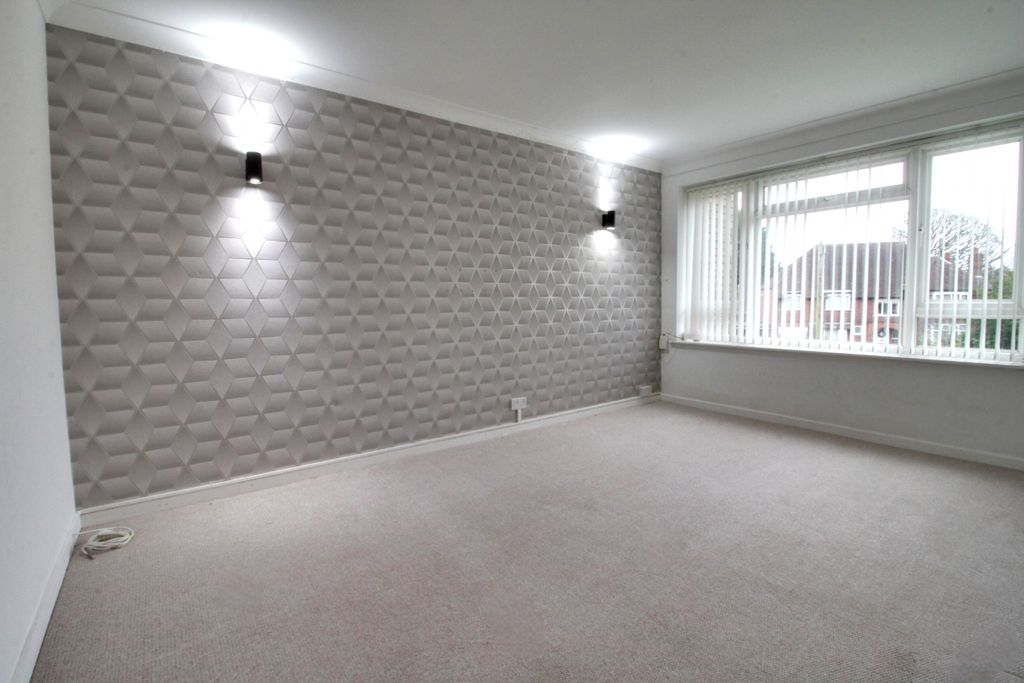 Property photo 3 of 12 Img_8227-Img_8229