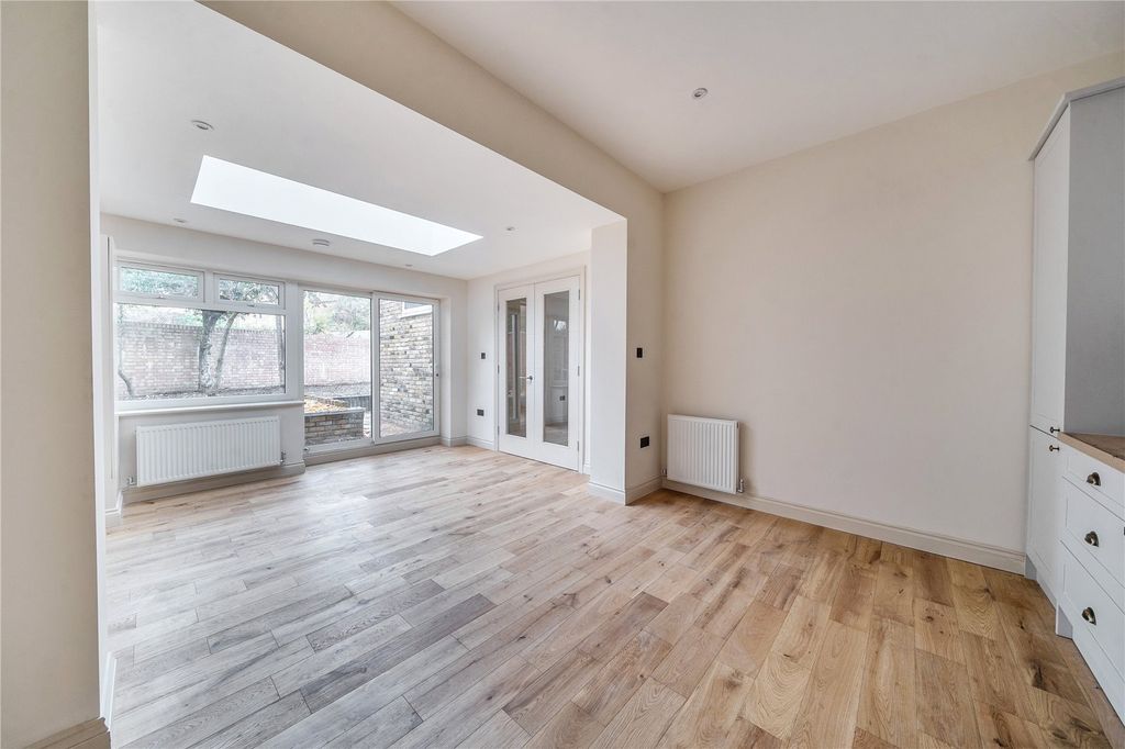 Property photo 2 of 18 Picture No. 07