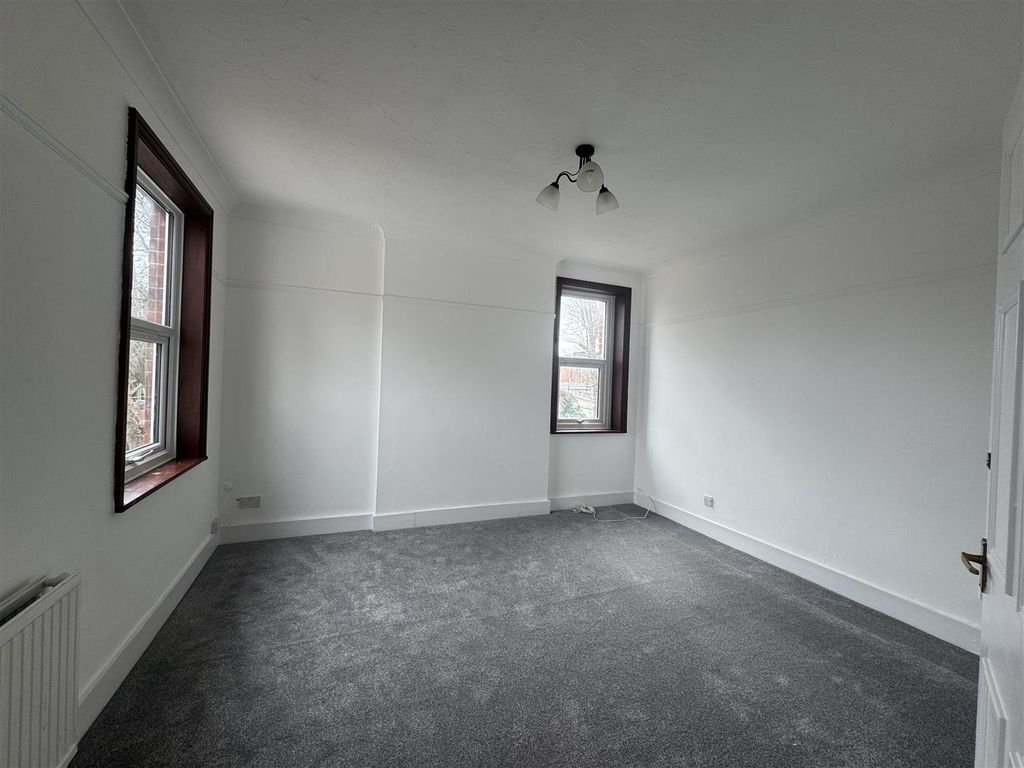 Property photo 3 of 11 6.Jpeg