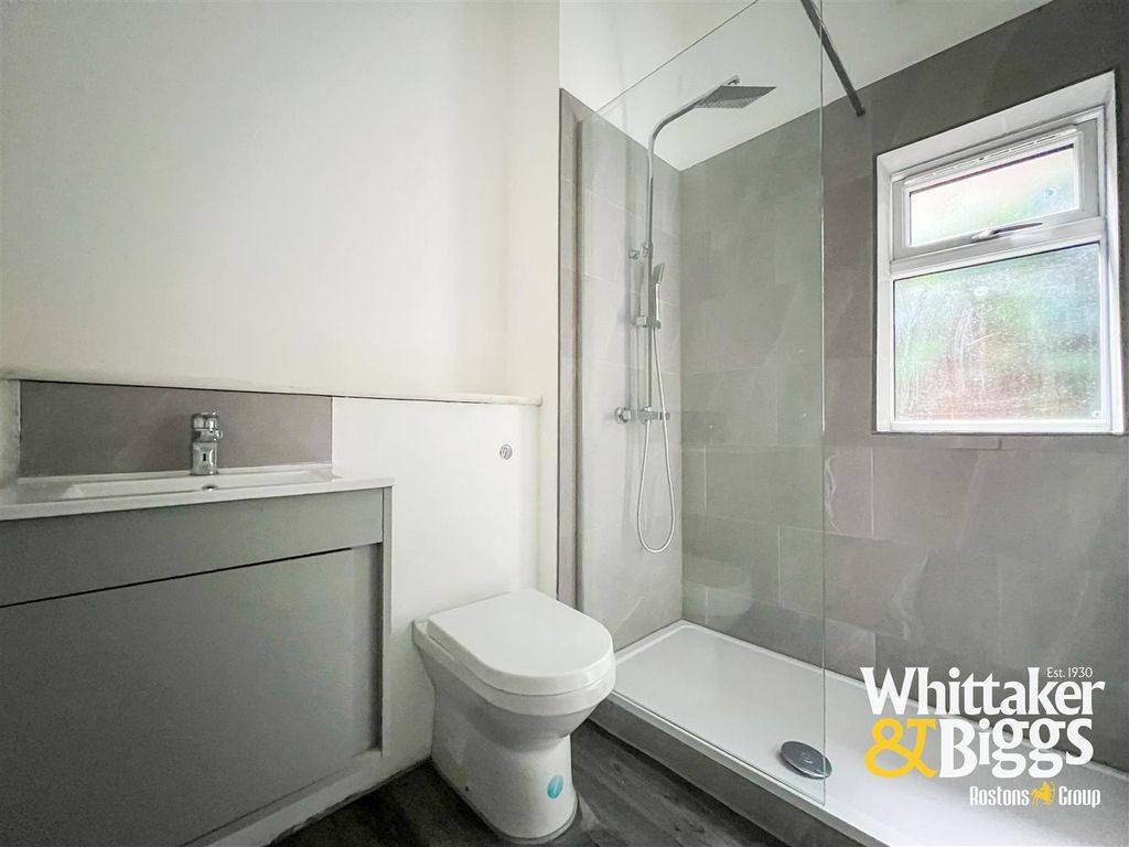 Property photo 3 of 9 Shower Room