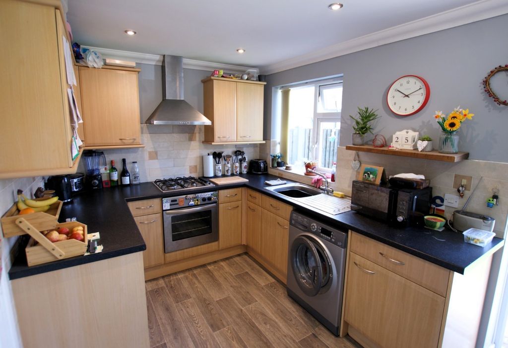 Property photo 3 of 11 Picture No. 10