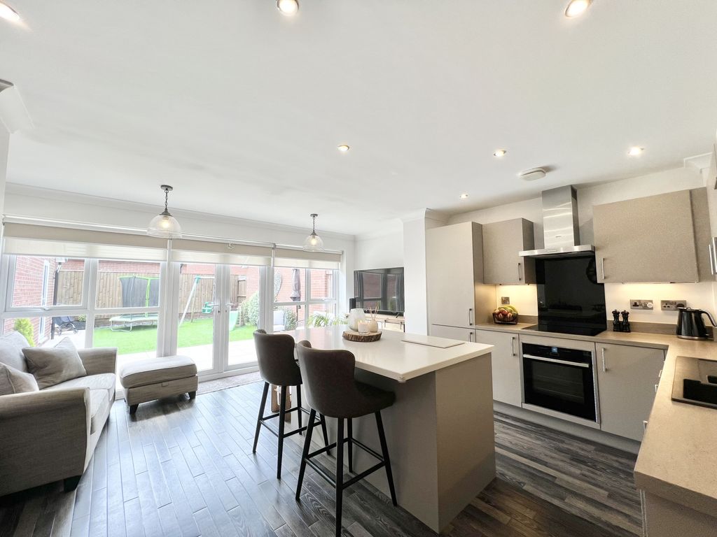 Property photo 2 of 21