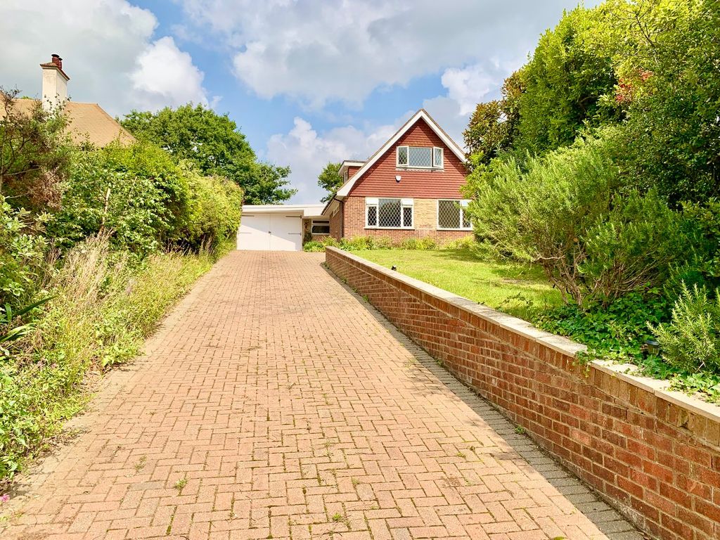 Property photo 1 of 32