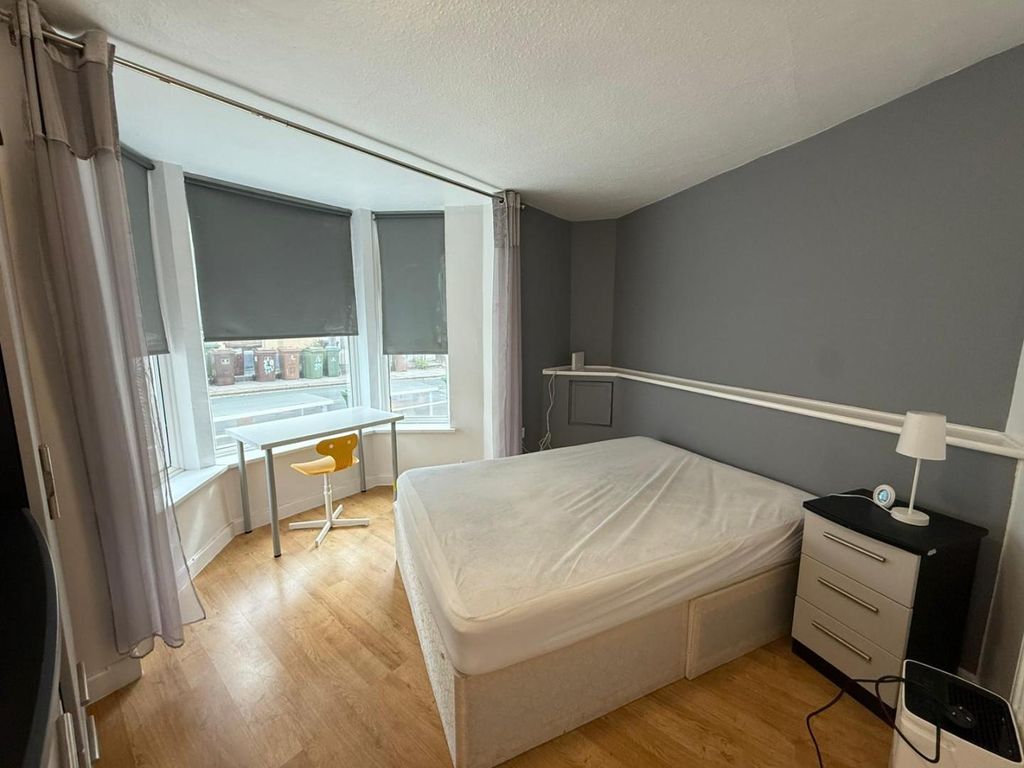 Property photo 2 of 8 R1.Jpg