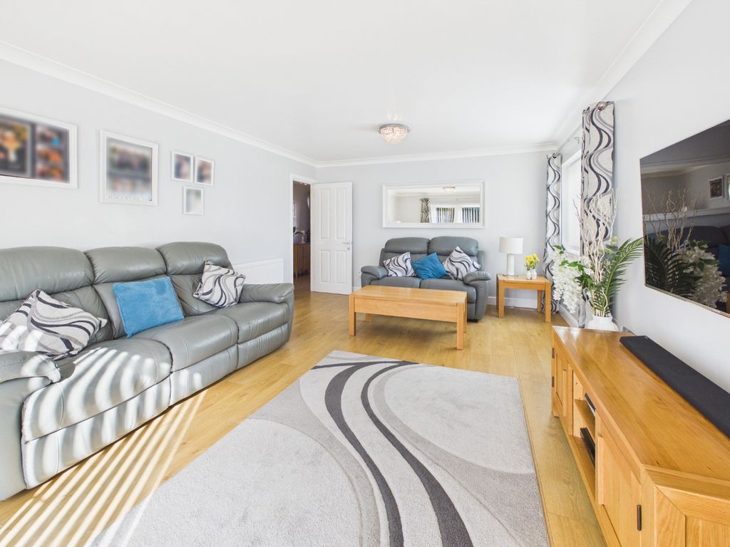 Property photo 3 of 16 4375477